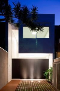 CASA 4x30 - A  ELEGÂNCIA EM UM DESIGN PROGRESSISTA